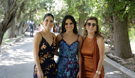  Maribel Rodríguez, Adriana Olmos y Adriana Carrera.