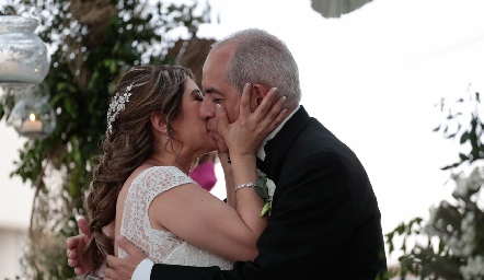  Aida Siller e Hilario Altamirano en su boda.