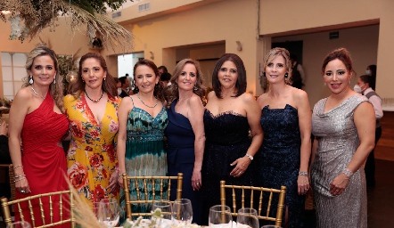  Paty Annette, Olga Castro, Yolanda Gocher, Claudia Pillado, Paty Valadés, Paty García y Aida Blanco.