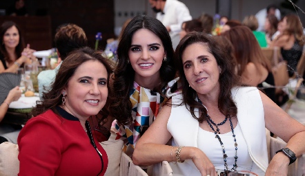  Ana Rosa Olmos, Adriana Olmos y Lupita Robles.