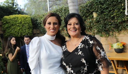  Lourdes Del Valle con su hija Luli Medina.