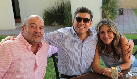  Antonio Lozano, Javier Dávila y Martha Chalita.