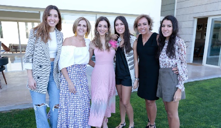  Vale, Sylvia, Mónica, Karina, Karina y María Alcalde.