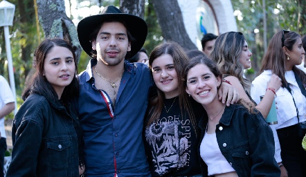  Vale Flores, Juan Pablo Payán, Chris Cambeses y Vane Correa.