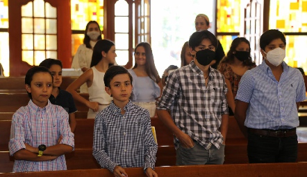  Acompañando a Santi y Nanuin.