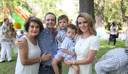 Fiesta de José María y Santiago Oropeza Velázquez.