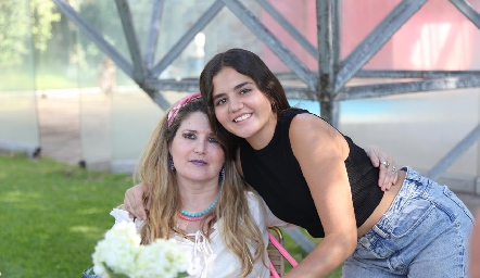  Mía Zendejas y Silvia Foyo.