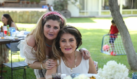  Silvia Foyo y María Zendejas.