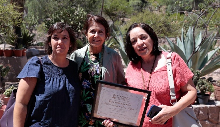  Ofelia Zacarías, Lourdes Bustos y Cuca Díaz Infante.