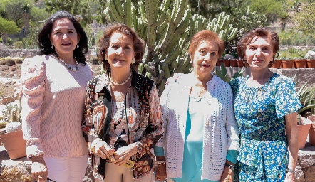 Laura Solis, Licha de Carreras, Elia Ortiz y Ani Rossel de Anaya.