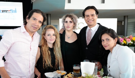  Jorge Montse de Oca, Estefanía Zavala, Luisa Fernanda Aldrett, Andrés Buquet y Danna Lara.