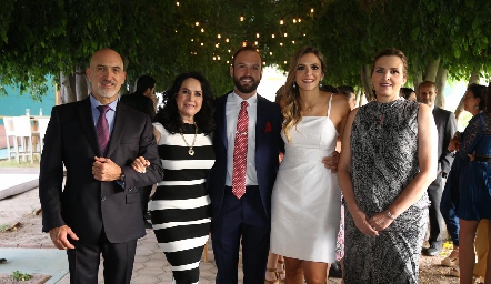  Armando Cossío, Lourdes Díaz, Armando Cosío, Paola Torre y  Gaby  Gómez.