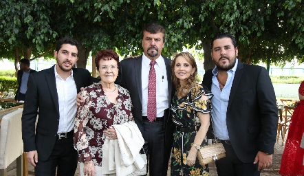  Max Gómez, Gela Valle, Héctor Gómez, Anabel Gaviño y Emilio Gómez.