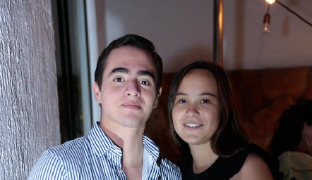  Adrián Zarate y Bety Allende.