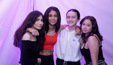  Ana Cris Almazán, Constanza Sarquis, Montse Estrada y Mariana Flores.