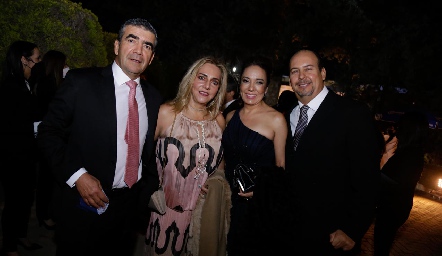  Horacio Tobías, Mimí Hinojosa, Lorena Herrera y Carlos Sánchez.