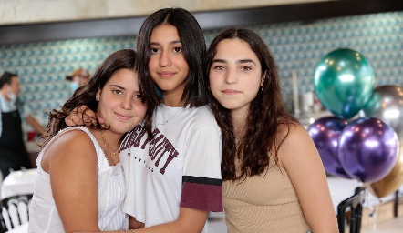  María José, Jimena y Camila.