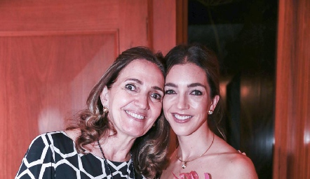  Mónica Alcalde y Mónica Garza.