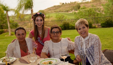  Mónica Gómez, Mónica Garza, Carmen Mitre y Tita Covarrubias.