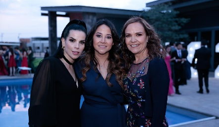  Adriana Ramírez, Lupita Flores y Vianney Díaz.