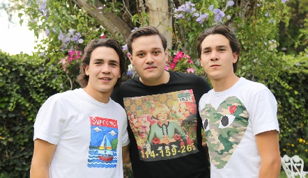  Diego Buendía, Ernesto Medina y Mauricio Buendía.