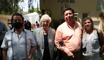  Daniel Ríos, Bety Garza, Alejandro Ríos y Mónica Alemán.