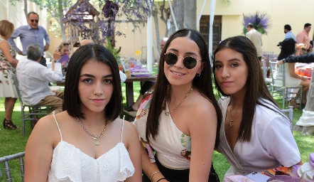  Carolina, Daniela y Sofía.