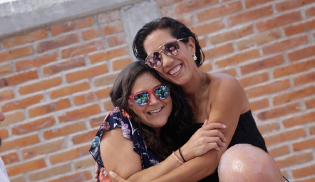   Nicole Salas y Cecilia González.