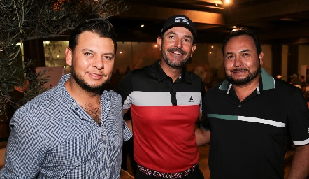  Daniel, Armando Roon y Abimael Palacios.