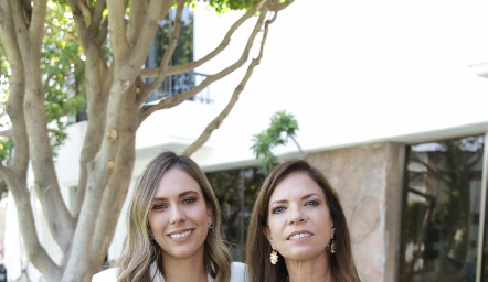  Andrea Naya con su mamá Pita Del Valle.