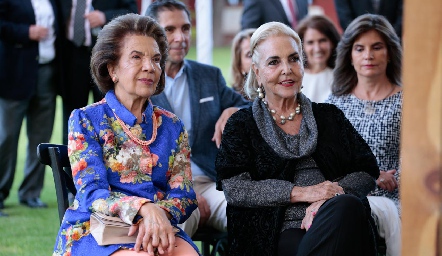  Melita de Tobías y Mimí de Hinojosa, abuelas del novio.