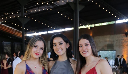  Alejandra Flores, Amy Valle y Adri de la Fuente.