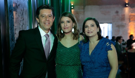  Andrés, Regina y Maritere Martínez.