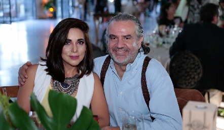 Gabriela Martínez y Rafael Piñero.
