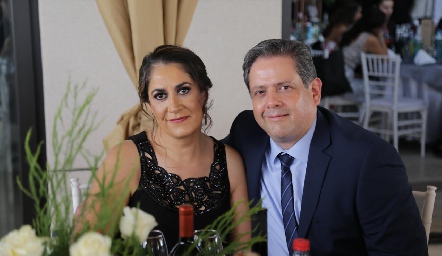  Claudia Márquez y Manuel Vega.