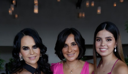  Marily Espinosa, Maricarmen Galarza y Pepi Tobías.