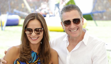  Gloria y Beto Ayala.