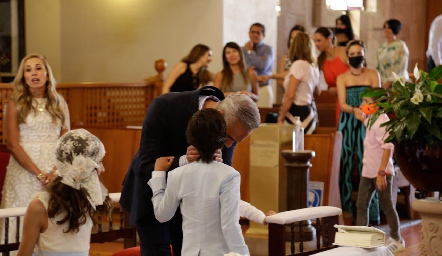  Primera Comunión de Silvana y Marcelo Estrada.