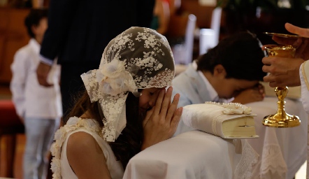  Primera Comunión de Silvana y Marcelo Estrada.