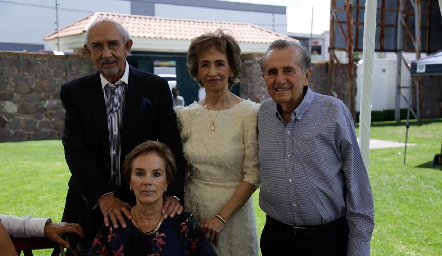  Primera Comunión de Silvana y Marcelo Estrada.