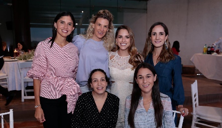 Alejandra Torres, Benilde Hernández, Pau Aguirre, Dany Mina, Sofía Torres y Carmelita Del Valle.