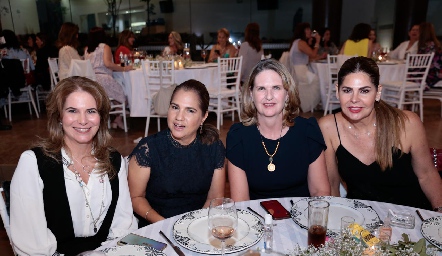  Marissa Romero, Margarita Martínez, Carmen Zwieger y Martha Díez Gutiérrez.