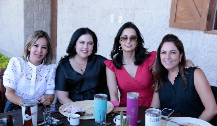  Liliana Fernández, Christianne Cambeses, Cristina Villanueva y Claudia Altamirano.