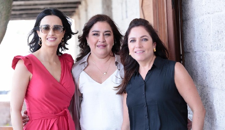  Cristina Villanueva, Deyanira Cázares y Claudia Altamirano.