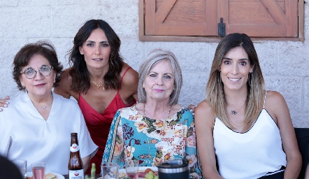  Isabel González, Claudia Artolózaga, Lourdes de Artolózaga y Fernanda Torres.