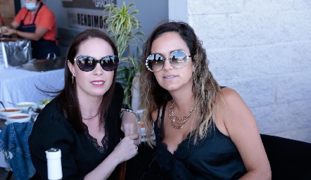  Mónica Barraza y Patricia Estrada.