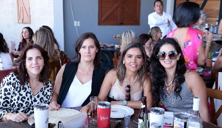 Claudia Martínez, Sandra Morelos, Lorena Torres y Daniela Gutiérrez.
