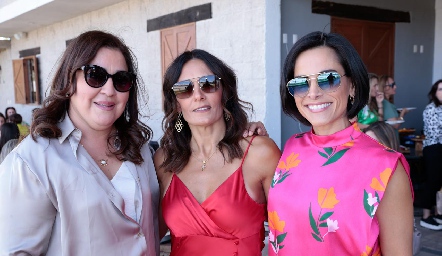  Deyanira Cázares, Claudia Artolózaga y Anilú Enríquez.