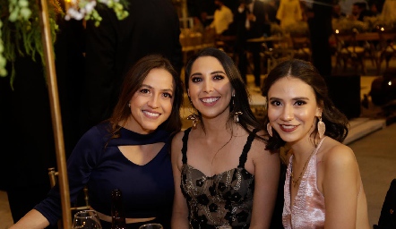  Isabela Ortiz, Montse Silos y Daniela Palafox.