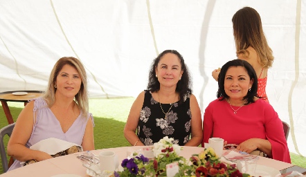  Claudia Pineda, Alma Contreras y Vero Acuña.